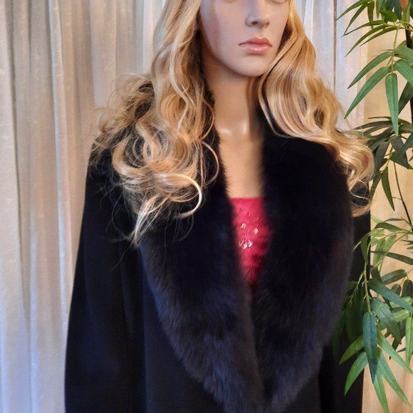 Calvin Klein 100% wool long coat with Fox collar - Picture 6 of 12